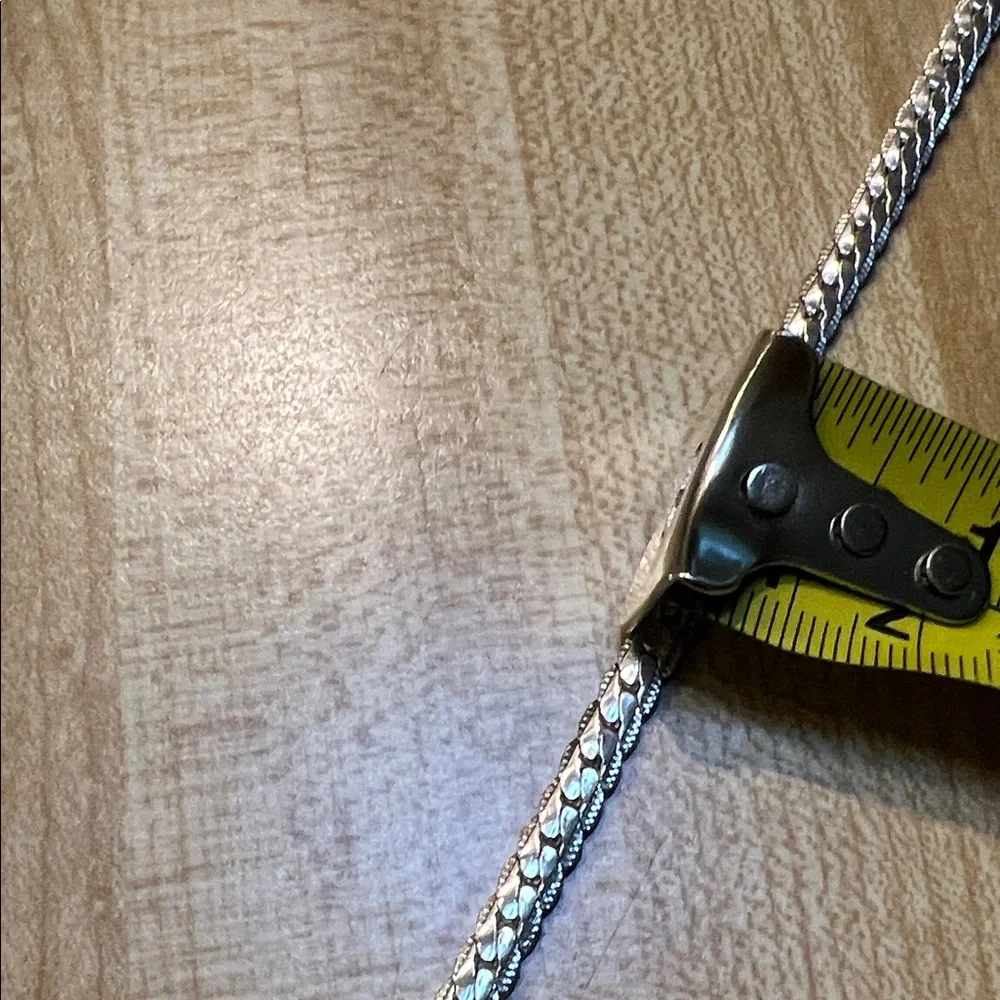 Elegant Silver Bracelet - Picture 6 of 6